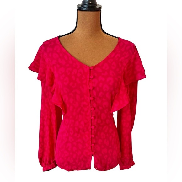 GIBSONLOOK Animal Spot Ruffled Blouse - The Cheetah Look! - Picture 2 of 5